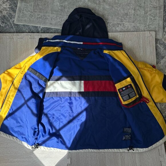 Vintage Tommy Hilfiger 90s Jacket Water Repellent Jacket With Packable Hood - Picture 2 of 8